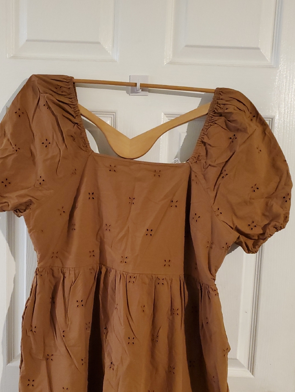 Time and Tru Brown Eyelet Puff Sleeve Top